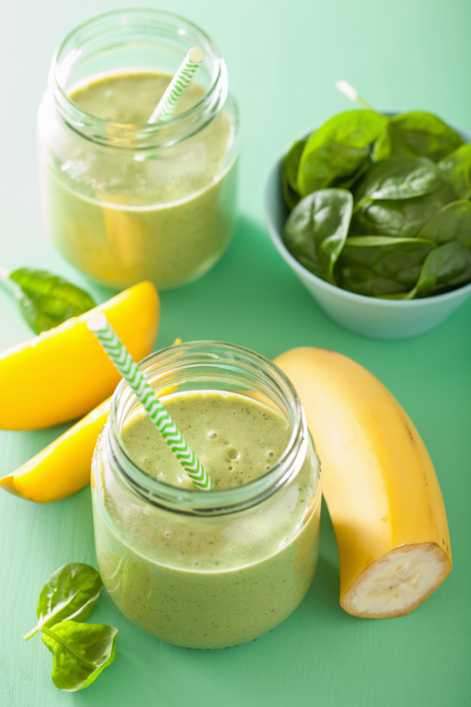 Green Smoothie with Mango for Weight Loss